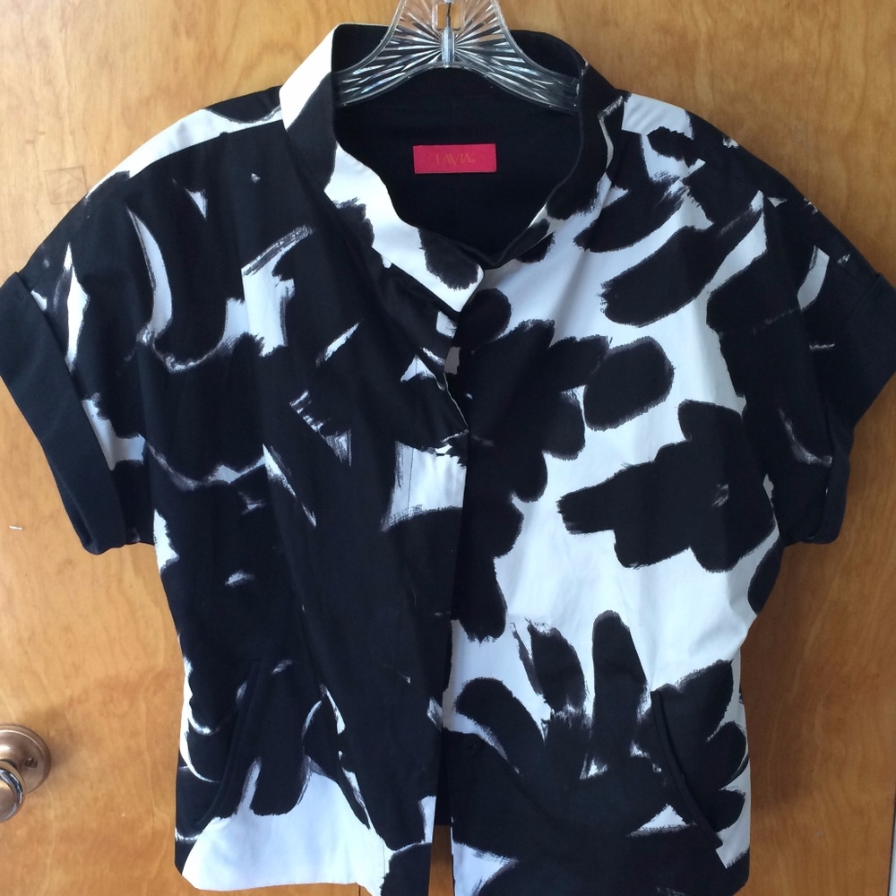 Chic B+W S/S Jacket by Lavia, Large